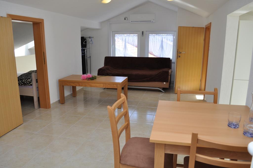 Apartmani Galeb Biograd Na Moru Zewnętrze zdjęcie